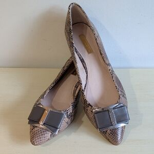 Louise Et Cie  Black And Tan Snakeskin Flats With Grey Leather Bows Size 8